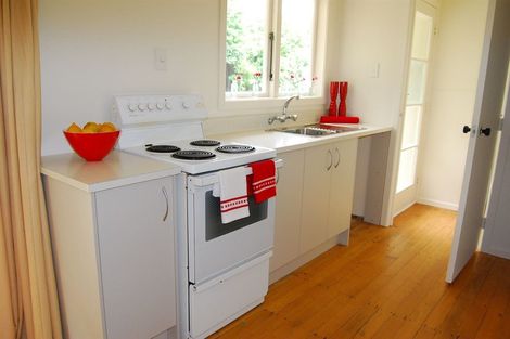 Photo of property in 74 Kervil Avenue, Te Atatu Peninsula, Auckland, 0610