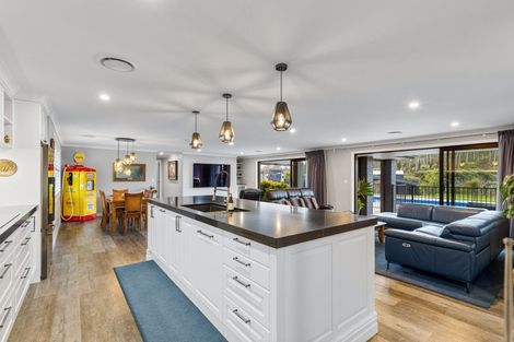 Photo of property in 121 Valley Road, Waimauku, 0881