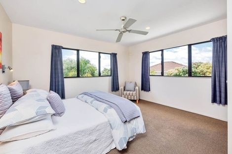 Photo of property in 16 Coventry Way, Long Bay, Auckland, 0630
