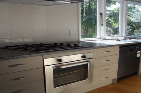 Photo of property in 2a Exmouth Road, Northcote, Auckland, 0627