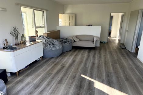 Photo of property in 1/3 Exmouth Road, Northcote, Auckland, 0627