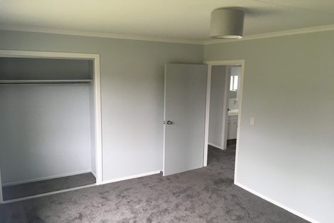 Photo of property in 2 Te Ngaere Place, Merrilands, New Plymouth, 4312