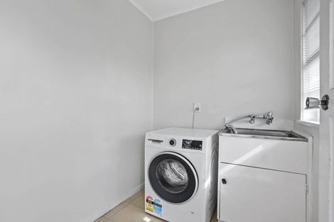 Photo of property in 5 Imatra Place, Sunnyhills, Auckland, 2010