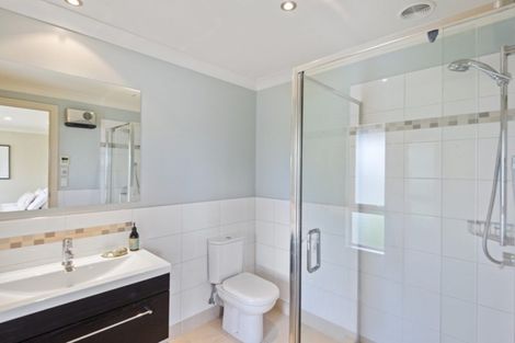 Photo of property in 7 Gleneagles Terrace, Ilam, Christchurch, 8053