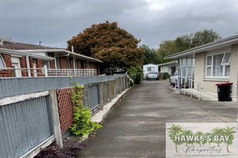 Photo of property in 2/35 Middle Road, Havelock North, 4130