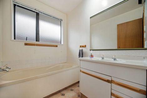 Photo of property in 14 Takaro Avenue, Sockburn, Christchurch, 8042