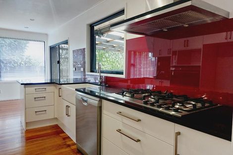 Photo of property in 50 Convair Crescent, Mangere, Auckland, 2022