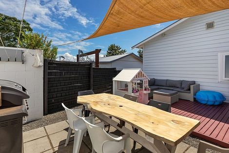 Photo of property in 37 Methuen Road, Avondale, Auckland, 0600