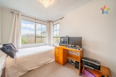 Photo of property in 2 Mcenroe Grove, Naenae, Lower Hutt, 5011