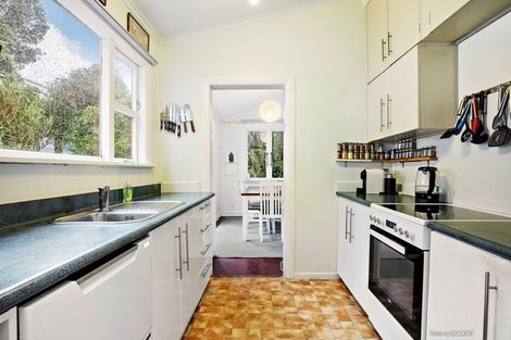 Photo of property in 21 Charlotte Avenue, Brooklyn, Wellington, 6021