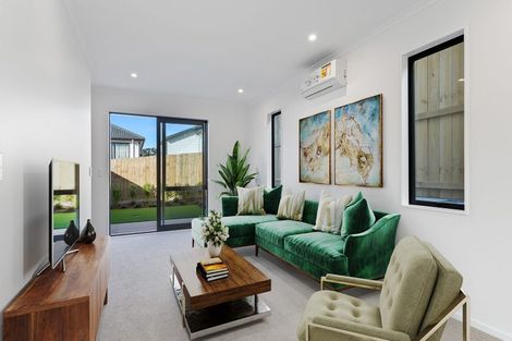 Photo of property in 5 Nga Pona Toru Road, Flat Bush, Auckland, 2019