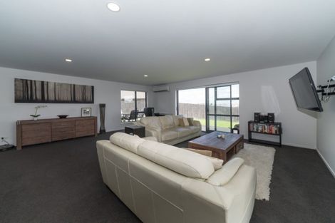 Photo of property in 24 Macdonald Heights, Feilding, 4702