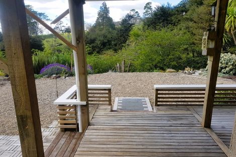 Photo of property in 18 Crows Road, Swanson, Auckland, 0614