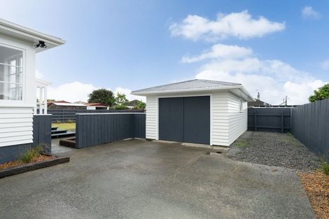 Photo of property in 81 Bartholomew Road, Levin, 5510