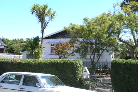 Photo of property in 5 Faulkner Road, Northcote Point, Auckland, 0627