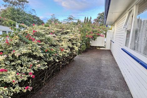 Photo of property in 440 East Coast Road, Windsor Park, Auckland, 0630