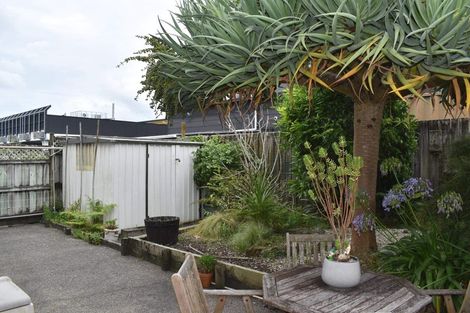 Photo of property in 5/16 Vinograd Drive, Te Atatu Peninsula, Auckland, 0610