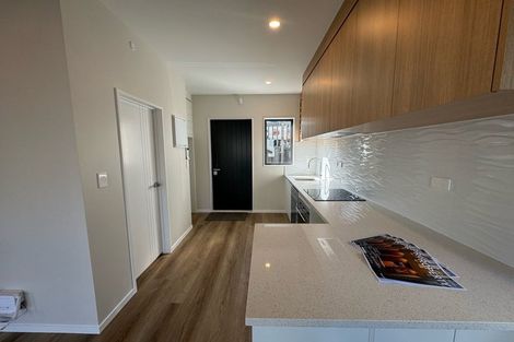 Photo of property in 2 Don Oliver Lane, Glen Eden, 0602