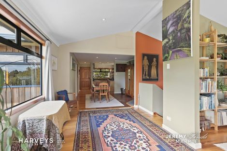 Photo of property in 17 West Lynn Road, Titirangi, Auckland, 0604