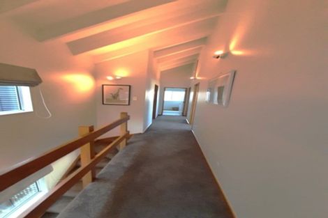 Photo of property in 32 Avalon Crescent, Fernhill, Queenstown, 9300