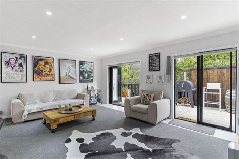 Photo of property in 20a Ocean View Road, Hatfields Beach, Orewa, 0931