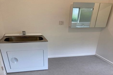 Photo of property in 9 Oldham Way, Crofton Downs, Wellington, 6035