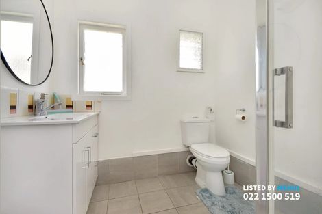 Photo of property in 4039 Great North Road, Glen Eden, Auckland, 0602