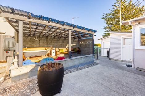Photo of property in 9 Pukeko Place, Westshore, Napier, 4110