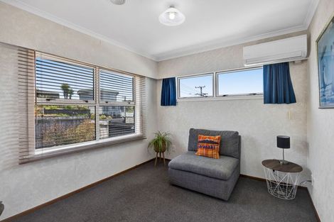 Photo of property in 5 Scott Street, Moturoa, New Plymouth, 4310