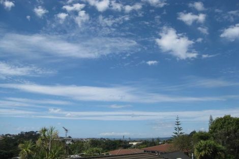 Photo of property in 6 Nicholson Place, Hillcrest, Auckland, 0627