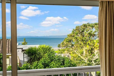 Photo of property in 26 Masterton Road, Rothesay Bay, Auckland, 0630