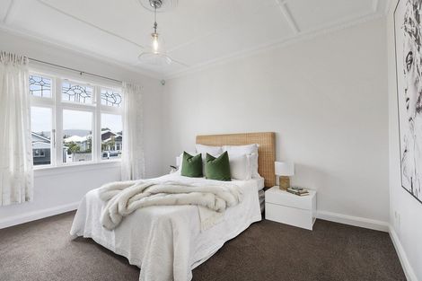 Photo of property in 24 Ferry Street, Seatoun, Wellington, 6022