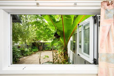 Photo of property in 26 Farnham Avenue, Highbury, Palmerston North, 4412