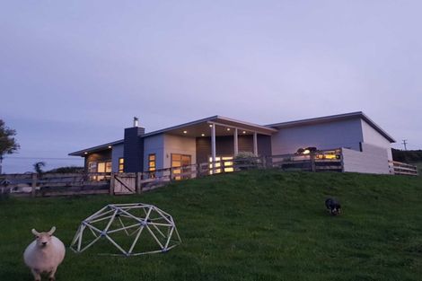 Photo of property in 112 Ackworth Road, Lepperton, New Plymouth, 4373