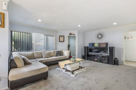 Photo of property in 42 Milson Drive, Papakura, 2110