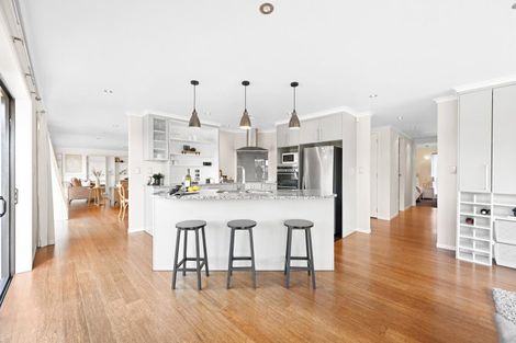 Photo of property in 16 Hampshire Court, Flagstaff, Hamilton, 3210