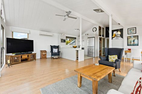 Photo of property in 797 East Coast Road, Northcross, Auckland, 0630