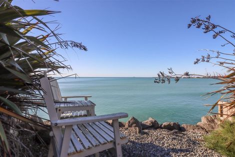 Photo of property in 16 Richmond Street, Waimataitai, Timaru, 7910