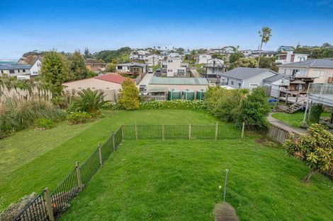 Photo of property in 11 Zita Avenue, Matakatia, Whangaparaoa, 0930