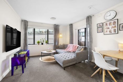 Photo of property in Westhaven Apartments, 2/127 Molesworth Street, Thorndon, Wellington, 6011