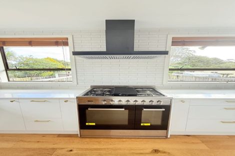 Photo of property in 12 Sherrybrooke Place, Sunnyvale, Auckland, 0612