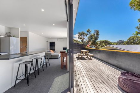 Photo of property in 21 Cumberland Street, Leigh, 0985