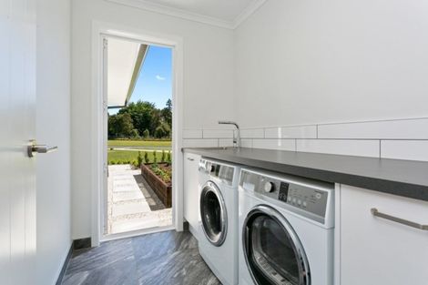 Photo of property in 51 Mike Smith Drive, Cambridge, 3434