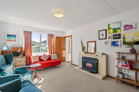 Photo of property in 11 Ryan Grove, Tawa, Wellington, 5028