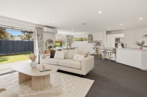 Photo of property in 10 Linkwater Way, Parklands, Christchurch, 8083