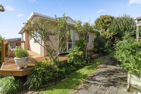 Photo of property in 11 Rangitoto View Road, Cockle Bay, Auckland, 2014