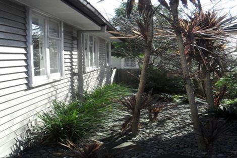 Photo of property in 2a Exmouth Road, Northcote, Auckland, 0627