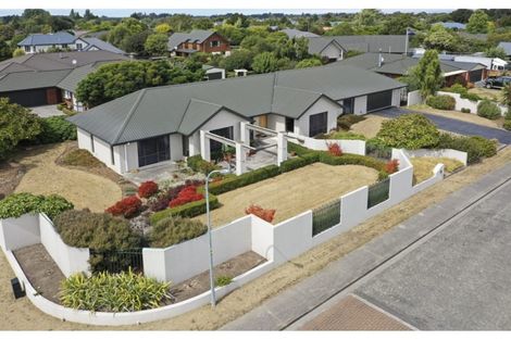 Photo of property in 1 Appleton Place, Woodend, 7610