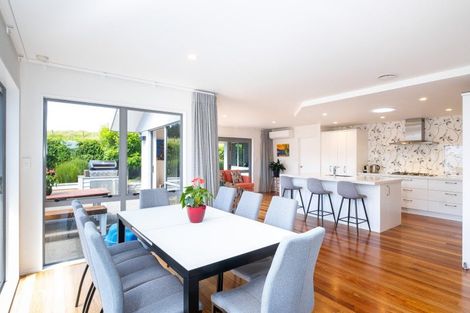 Photo of property in 86 Rochfort Road, Havelock North, 4130