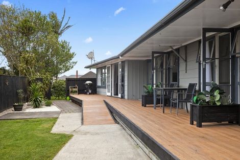 Photo of property in 48 Sandspit Road, Waiuku, 2123